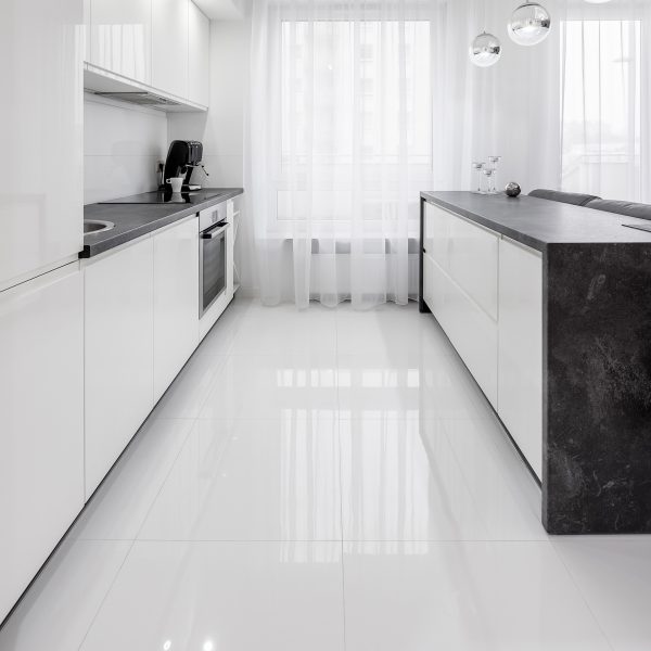 White kitchen with island b3135d5d0cea6abb9b558da0bdf23da6